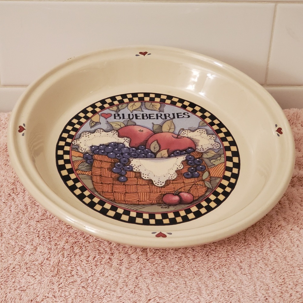 SUSAN WINGET, Country-style Blueberry Pie Plate
